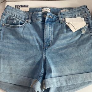 Wonderly mid rise denim shorts